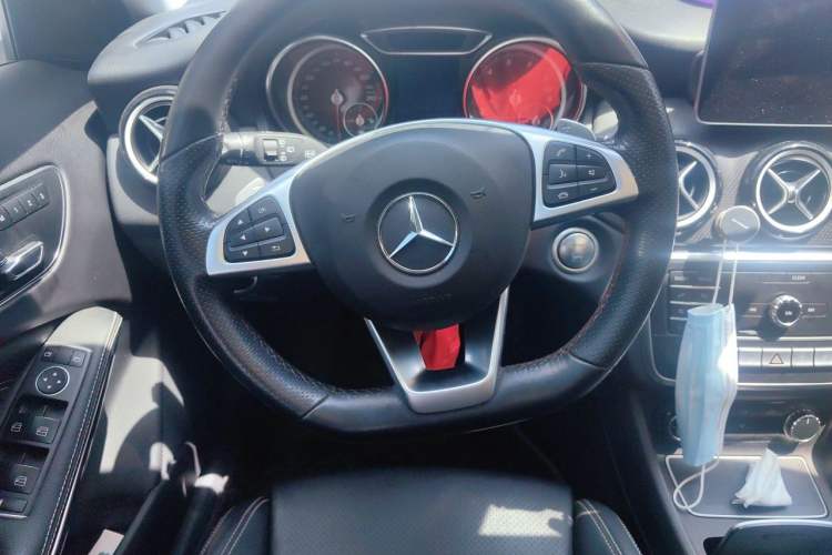 Used Mercedes-Benz GLA 2019 GLA 200 Dynamic Edition Steering Wheel