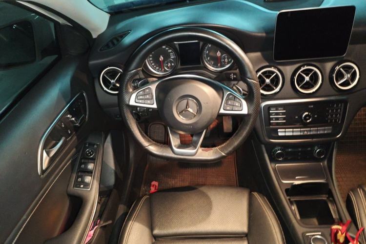 Used Mercedes-Benz GLA 2019 GLA 200 Dynamic Edition Steering Wheel