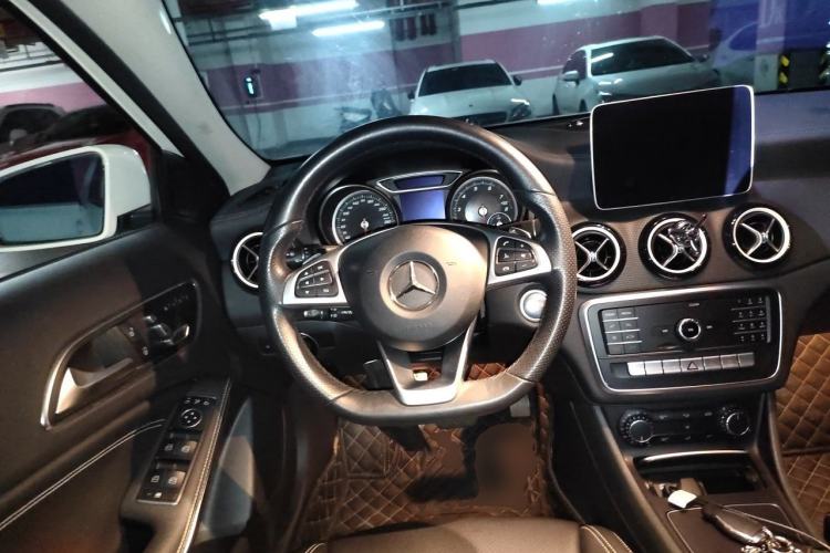 Used Mercedes-Benz GLA 2019 GLA 200 Fashion Model Steering Wheel