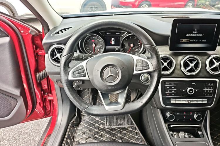 Used Mercedes-Benz GLA 2019 GLA 200 Dynamic Edition Steering Wheel