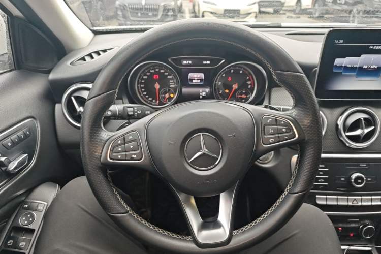 Used Mercedes-Benz GLA 2019 GLA 200 Dynamic Edition Steering Wheel