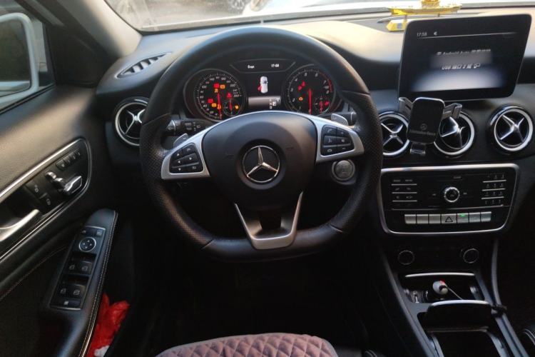 Used Mercedes-Benz GLA 2019 GLA 200 Dynamic Edition Steering Wheel