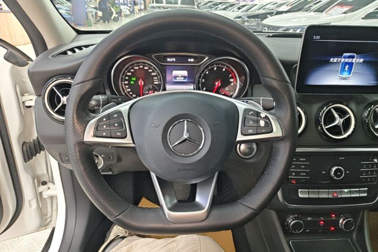 Used Mercedes-Benz GLA 2019 GLA 200 Dynamic Edition Steering Wheel