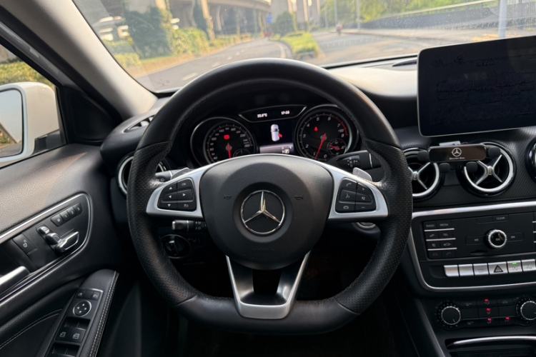 Used Mercedes-Benz GLA 2019 GLA 200 Dynamic Edition Steering Wheel
