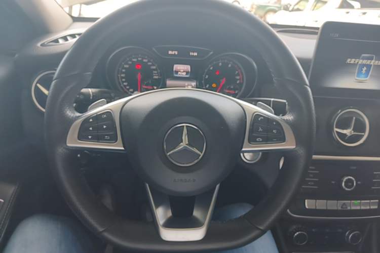 Used Mercedes-Benz GLA 2019 GLA 200 Dynamic Edition Steering Wheel