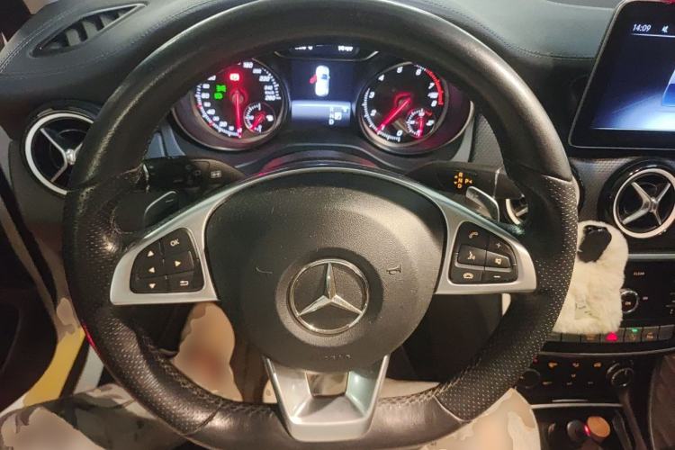 Used Mercedes-Benz GLA 2019 GLA 200 Fashion Model Steering Wheel
