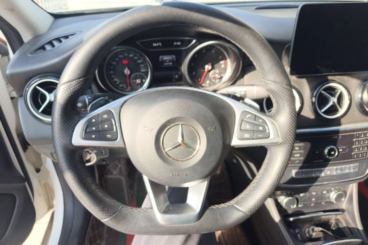 Used Mercedes-Benz GLA 2019 GLA 200 Dynamic Edition Steering Wheel