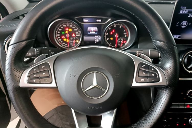 Used Mercedes-Benz GLA 2019 GLA 200 Fashion Model Steering Wheel