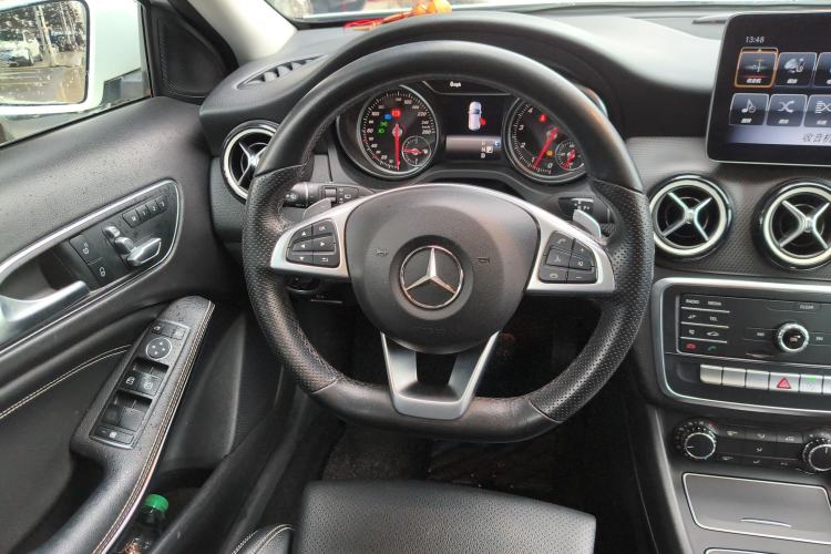 Used Mercedes-Benz GLA 2019 GLA 200 Dynamic Edition Steering Wheel