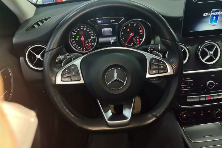 Used Mercedes-Benz GLA 2019 GLA 200 Fashion Model Steering Wheel