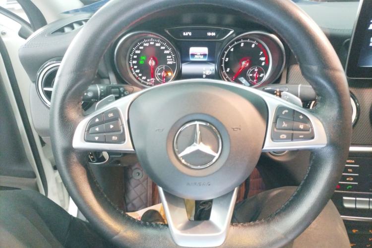 Used Mercedes-Benz GLA 2019 GLA 200 Fashion Model Steering Wheel
