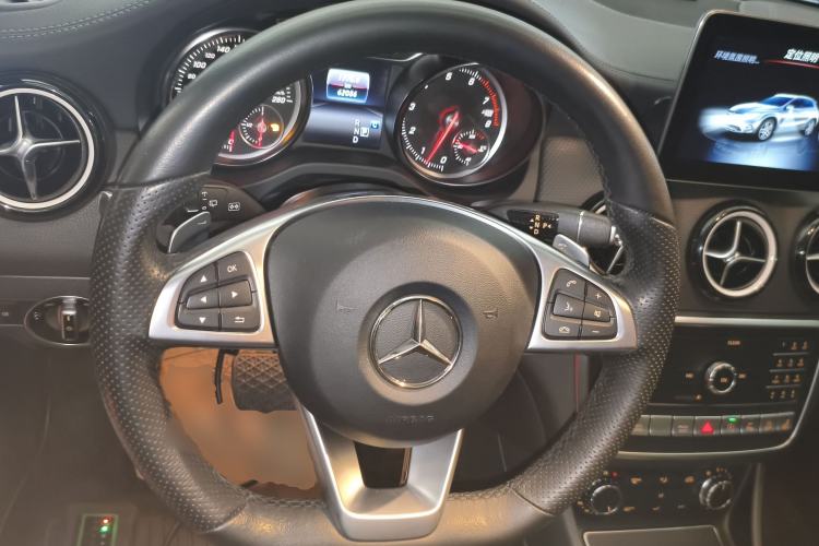 Used Mercedes-Benz GLA 2019 GLA 220 4MATIC Sport Edition Steering Wheel