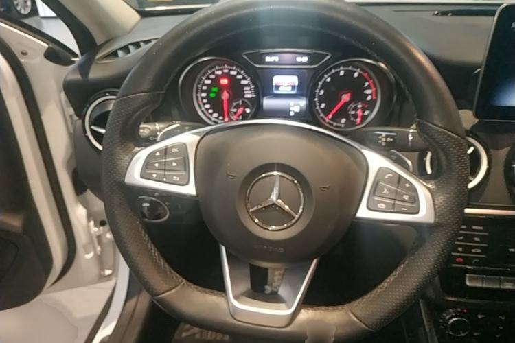 Used Mercedes-Benz GLA 2019 GLA 200 Dynamic Edition Steering Wheel