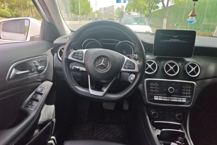 Used Mercedes-Benz GLA 2019 GLA 200 Fashion Model Steering Wheel