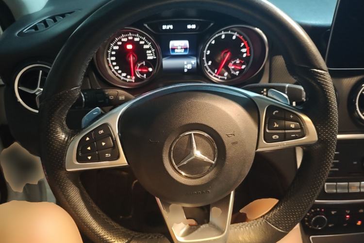Used Mercedes-Benz GLA 2019 GLA 200 Dynamic Edition Steering Wheel