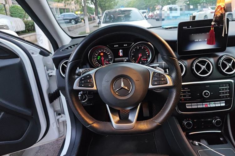 Used Mercedes-Benz GLA 2019 GLA 200 Dynamic Edition Steering Wheel