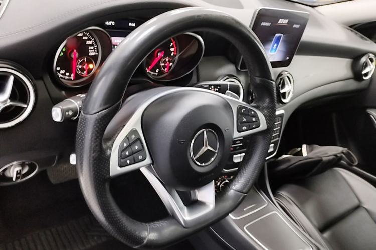 Used Mercedes-Benz GLA 2019 GLA 200 Fashion Model Steering Wheel