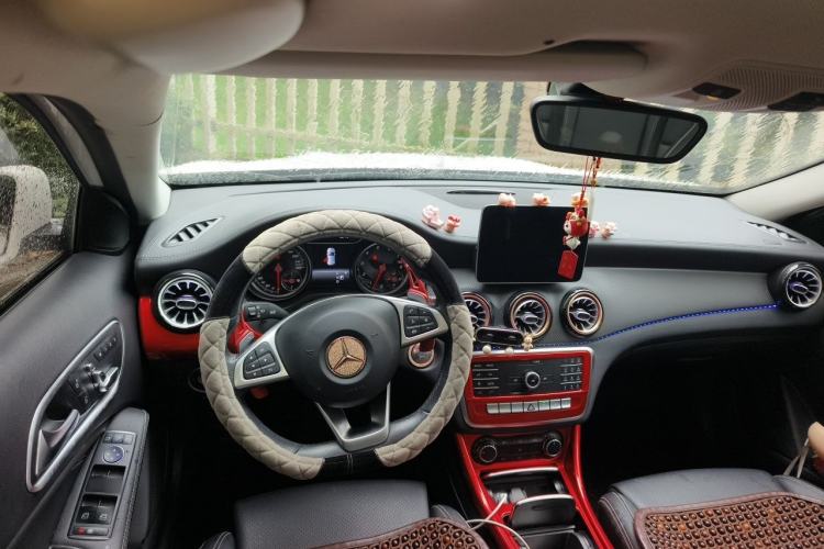 Used Mercedes-Benz GLA 2019 GLA 200 Fashion Model Steering Wheel