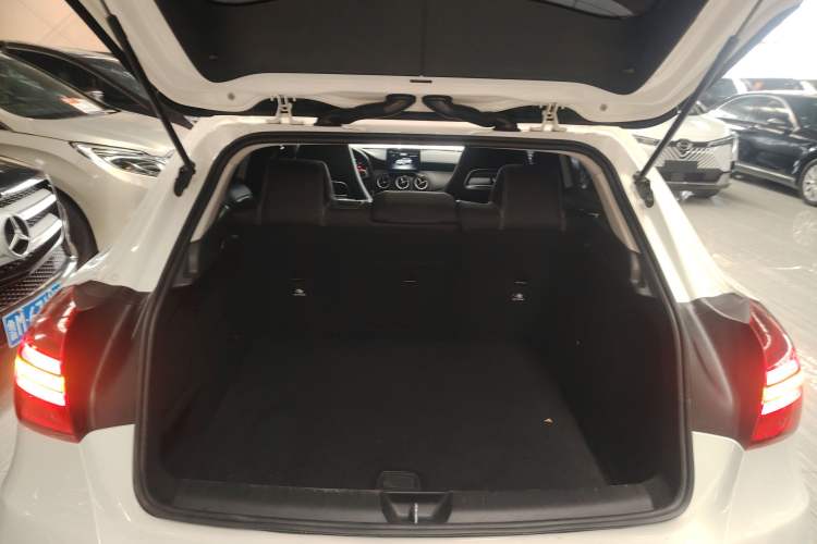 Used Mercedes-Benz GLA 2019 GLA 200 Fashion Model Trunk