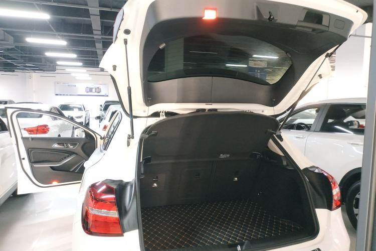 Used Mercedes-Benz GLA 2019 GLA 200 Dynamic Edition Trunk