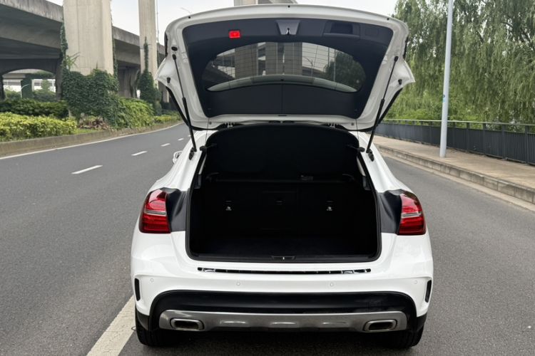 Used Mercedes-Benz GLA 2019 GLA 200 Fashion Model Trunk