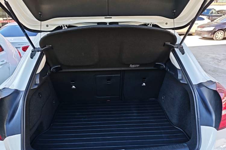 Used Mercedes-Benz GLA 2019 GLA 200 Fashion Model Trunk