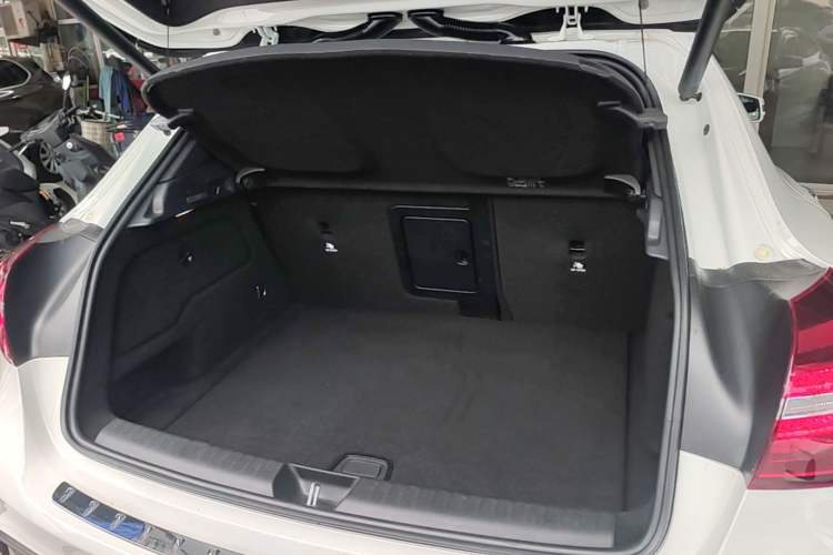 Used Mercedes-Benz GLA 2019 GLA 260 4MATIC Sport Edition Trunk