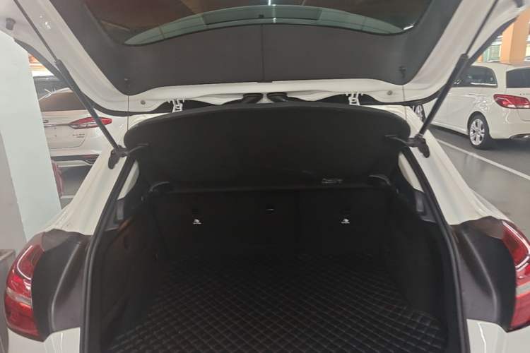 Used Mercedes-Benz GLA 2019 GLA 200 Dynamic Edition Trunk