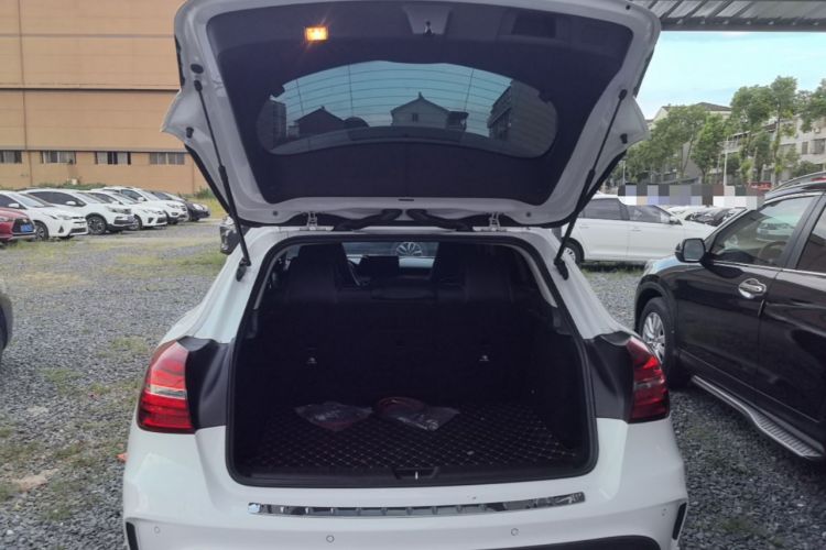 Used Mercedes-Benz GLA 2019 GLA 200 Fashion Model Trunk