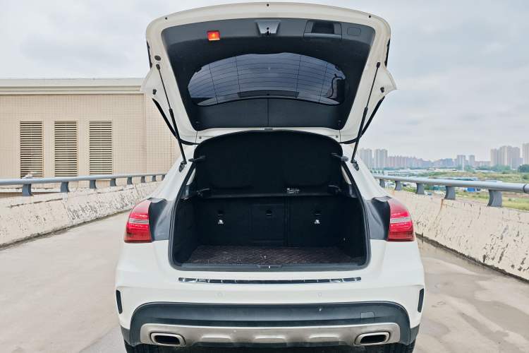 Used Mercedes-Benz GLA 2019 GLA 200 Fashion Model Trunk