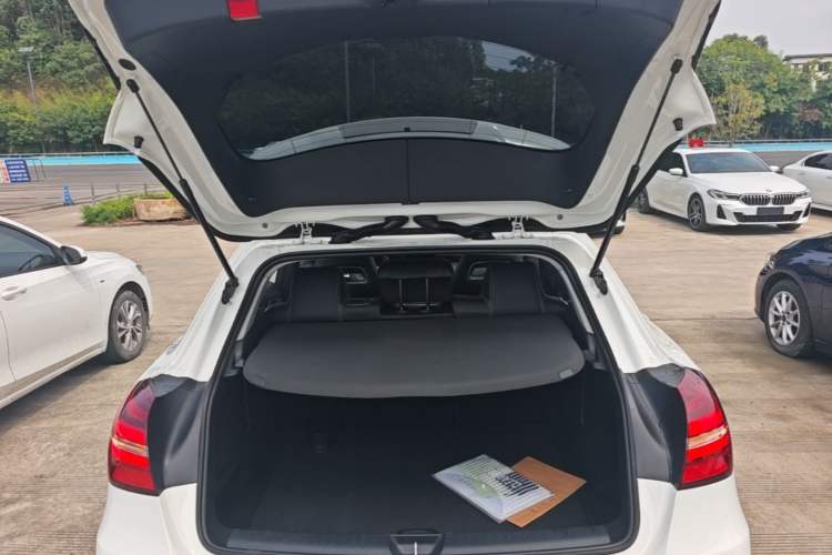 Used Mercedes-Benz GLA 2019 GLA 200 Fashion Model Trunk