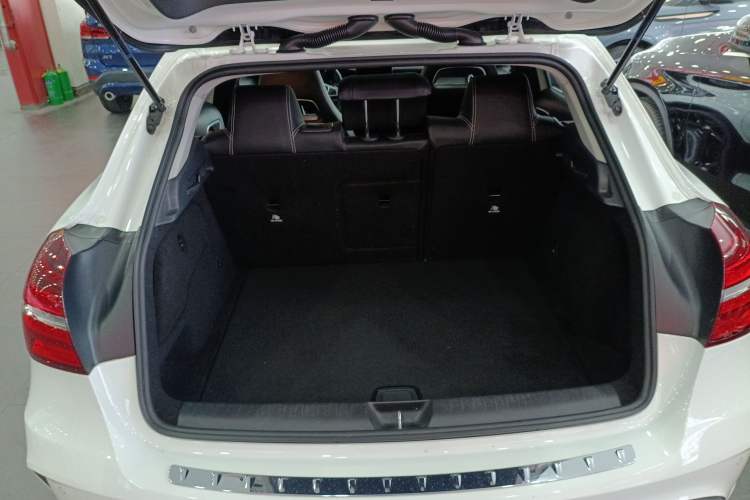 Used Mercedes-Benz GLA 2019 GLA 200 Fashion Model Trunk