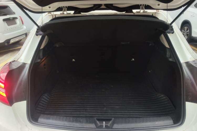 Used Mercedes-Benz GLA 2019 GLA 200 Fashion Model Trunk