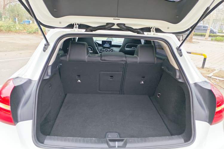 Used Mercedes-Benz GLA 2019 GLA 200 Fashion Model Trunk