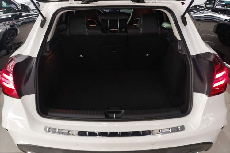 Used Mercedes-Benz GLA 2019 GLA 200 Fashion Model Trunk