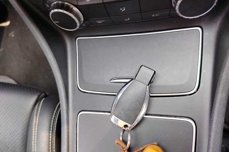 Used Mercedes-Benz GLA 2019 GLA 200 Fashion Model Vehicle Key