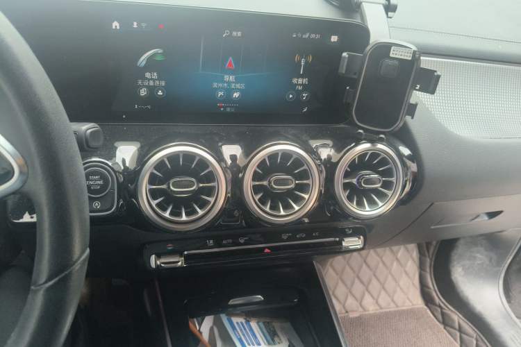Used Mercedes-Benz GLA 2020 GLA 200 4MATIC Audio And AC Panel