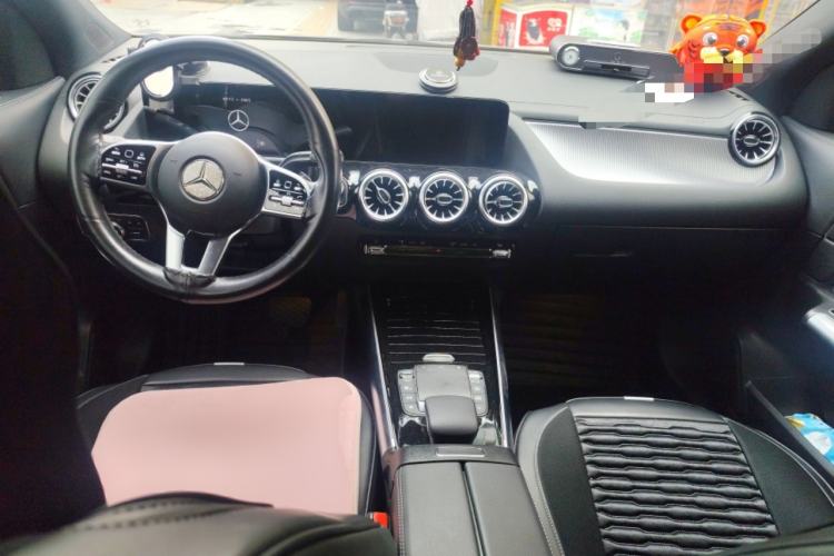 Used Mercedes-Benz GLA 2020 GLA 200 Center Console