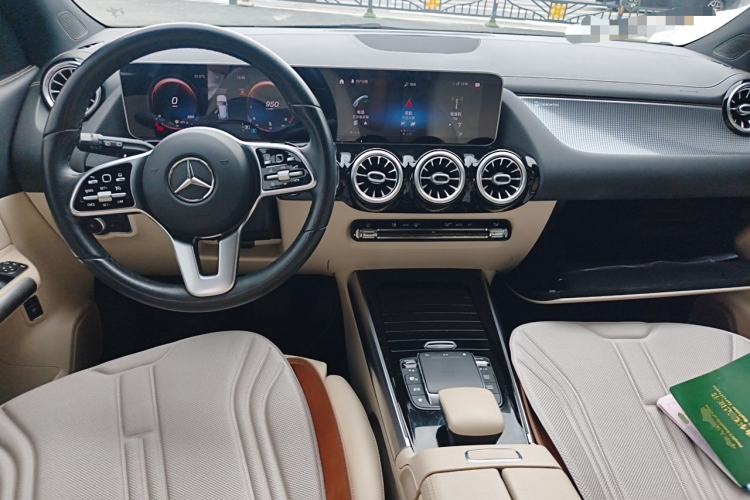 Used Mercedes-Benz GLA 2020 GLA 200 Center Console