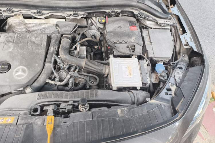 Used Mercedes-Benz GLA 2020 GLA 200 Engine Bay Left