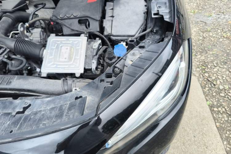 Used Mercedes-Benz GLA 2020 GLA 200 Engine Bay Left