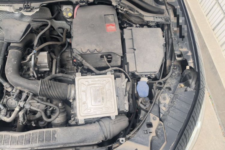 Used Mercedes-Benz GLA 2020 GLA 200 4MATIC Engine Bay Left