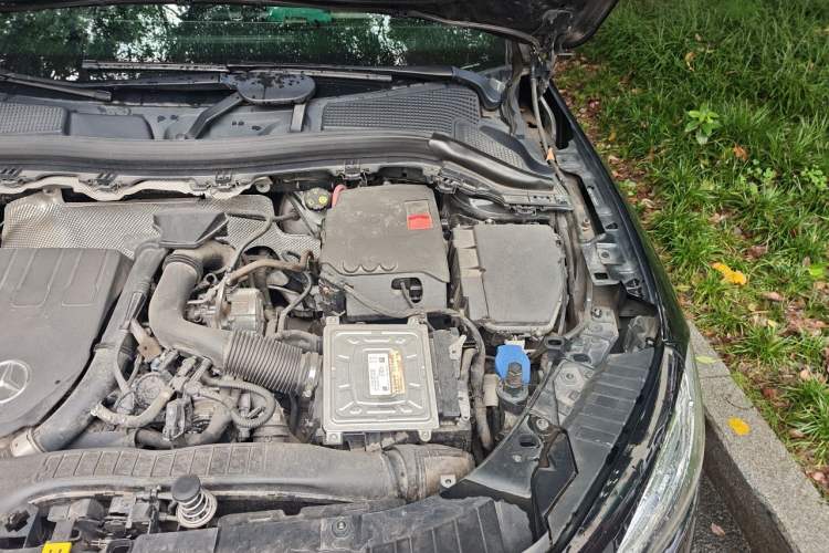 Used Mercedes-Benz GLA 2020 GLA 200 Engine Bay Left