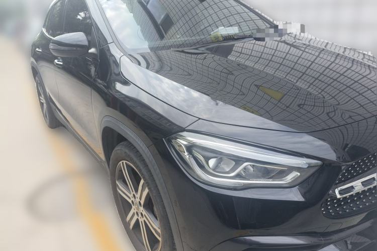 Used Mercedes-Benz GLA 2020 GLA 200 4MATIC Front Right 45 Deg