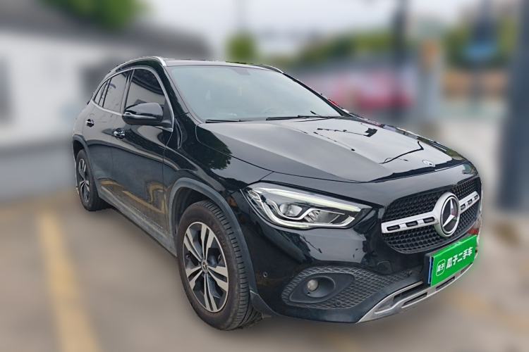 Used Mercedes-Benz GLA 2020 GLA 200 Front Right 45 Deg