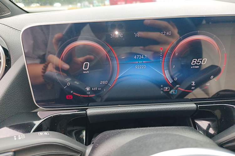Used Mercedes-Benz GLA 2020 GLA 200 Odometer Close Up