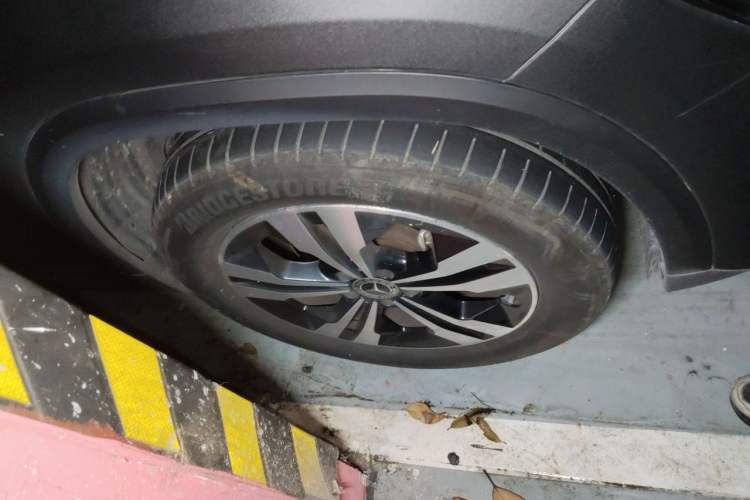 Used Mercedes-Benz GLA 2020 GLA 200 Right Front Wheel Hub