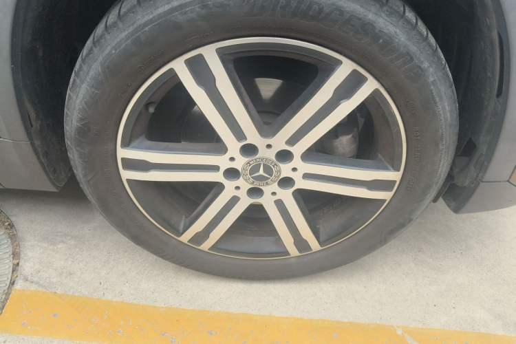 Used Mercedes-Benz GLA 2020 GLA 200 4MATIC Right Front Wheel Hub