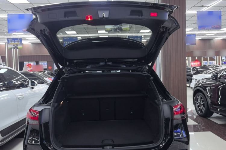Used Mercedes-Benz GLA 2020 GLA 200 Trunk