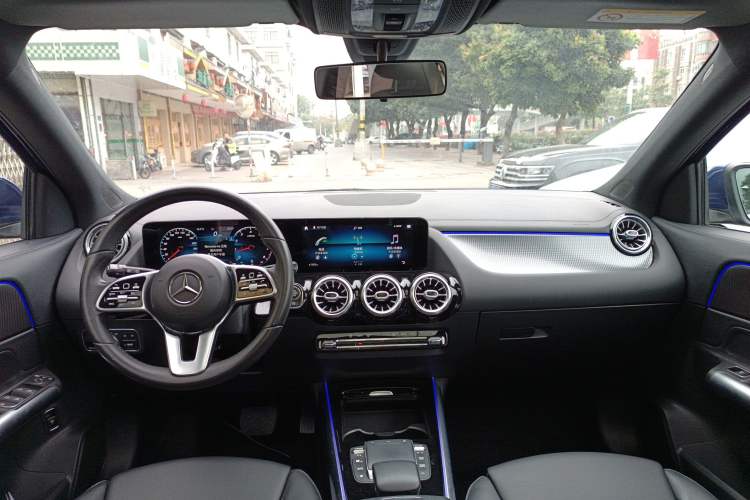 Used Mercedes-Benz GLA 2020 GLA 200 Center Console